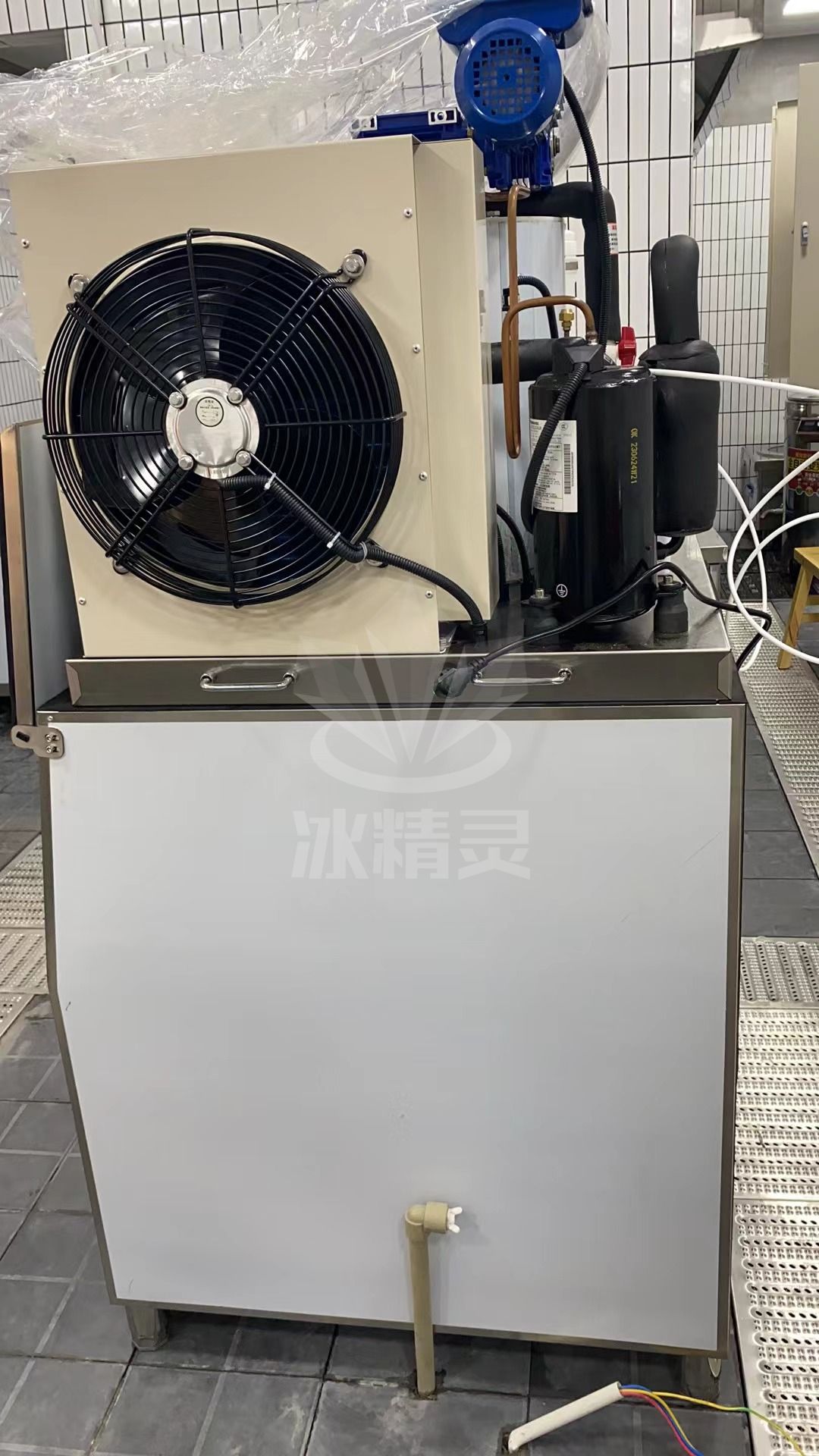 300公斤片冰机已交付海南琼海《卤校长老火锅》