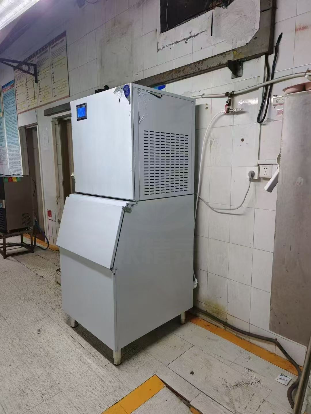 400公斤纯雪花制冰机交付山东青岛市即墨区《锦昌大酒店》