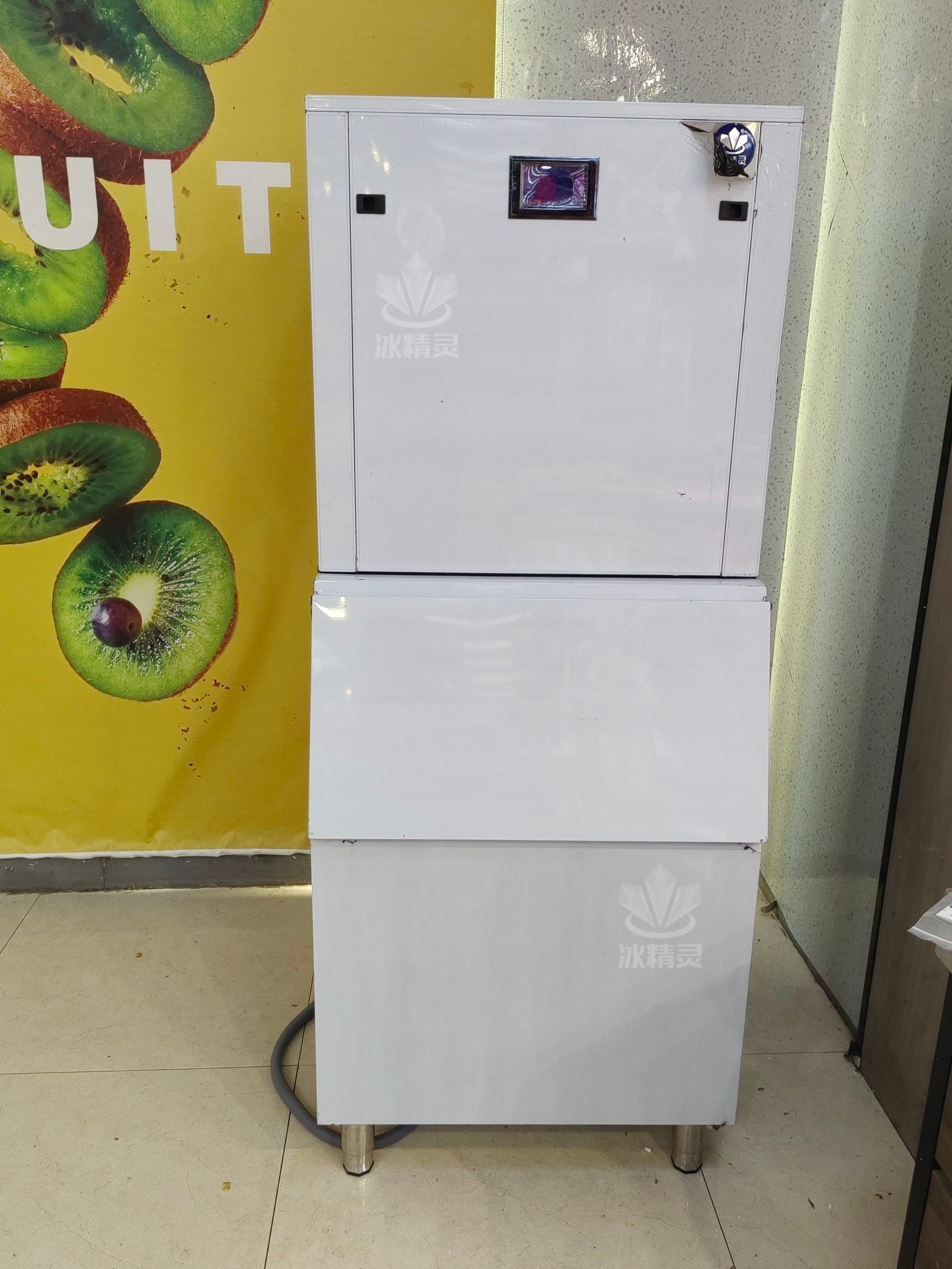 300公斤上排风款片冰制冰机交付湖北省通城县《隽秀华城千果空间 》