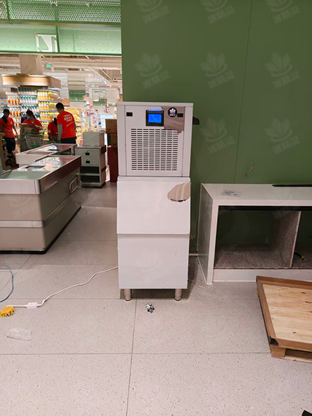 200公斤雪花制冰机交付广东清远市清城区《鹏润超市》